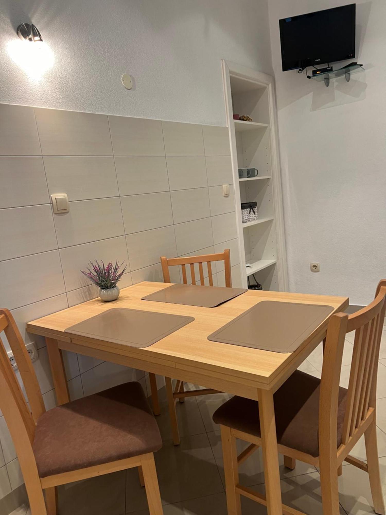 Story Appartement Baška Voda Buitenkant foto