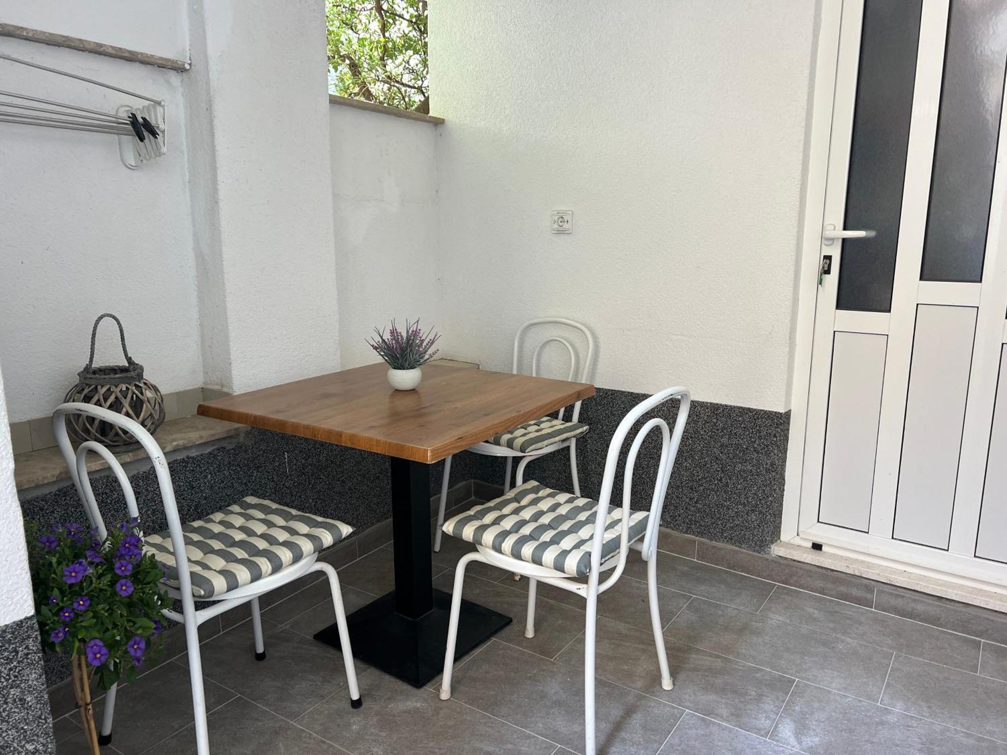Story Appartement Baška Voda Buitenkant foto